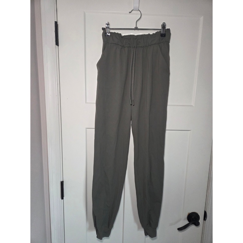 Lululemon On the Fly Jogger